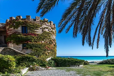 Historische Villa in Kalabrien mit farbenpräc...