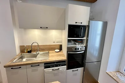 Sanctuaire luxuriant près de la forêt