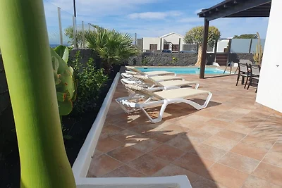 Villa a Playa Blanca con piscina