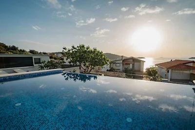 Villa in Ražanj met zwembad