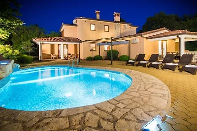 Ferienhaus in Labin mit Schwimmbecken
