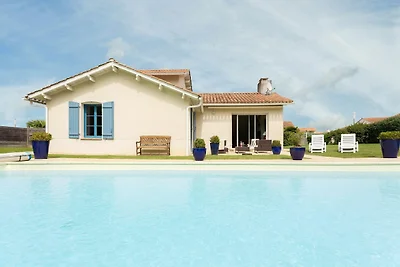 Geräumige Villa mit privatem Schwimmbad