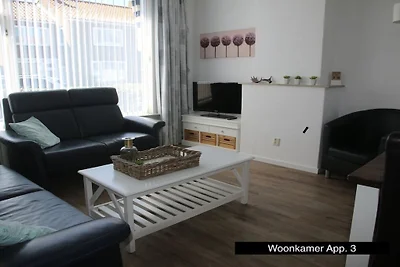 Appartement in Domburg met zwembad