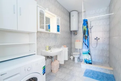 Apartments Veve - One Bedroom Apartment with ...