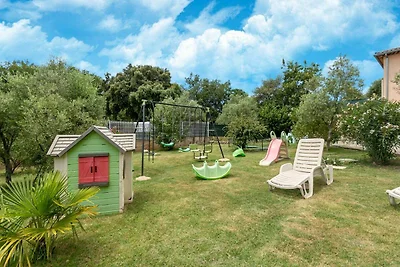 Pittoresca villa a Montmeyan con piscina