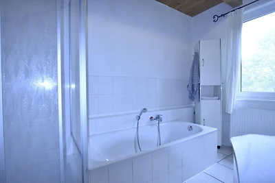 Schöne Ferienwohnung mit Terrasse in Boddin