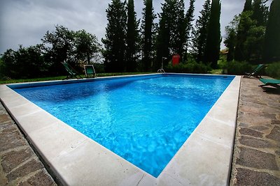 Freistehendes Landhaus mit Schwimmbad