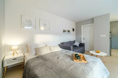 Apartments Tomy - Studio Apartment with...
