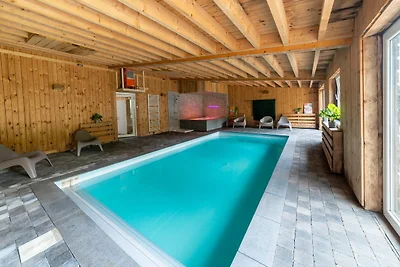 Herrenhaus mit Schwimmbad und Sauna