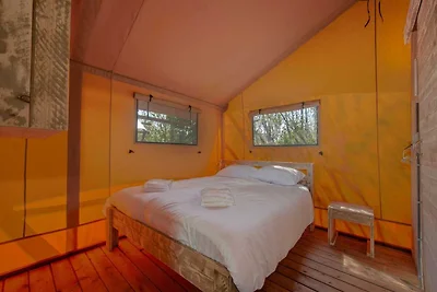 Schönes Safarizelt mit Badezimmer im...