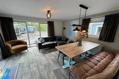 Chalet in Friesland con Area Giochi