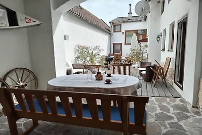 Ferienhaus in Mörbisch mit Schwimmbecken