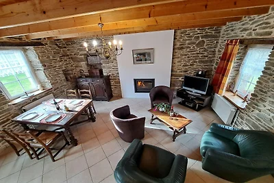 Steinhaus mit Kamin, Plouénan