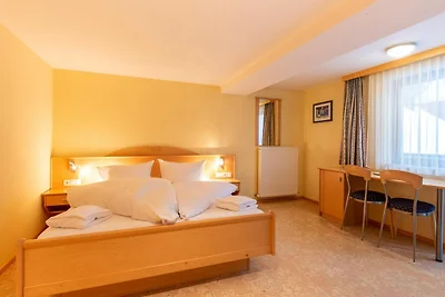 Einladendes Apartment in Längenfeld mit Sauna