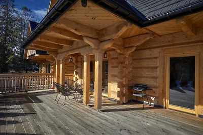 Komfortable Ferienvilla mit Bergblick