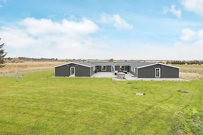 24 Personen Ferienhaus in Øster Assels