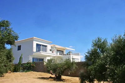 Villa in Kamaria mit Schwimmbecken