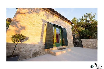 Ferienhaus in Zlarin mit Schwimmbecken