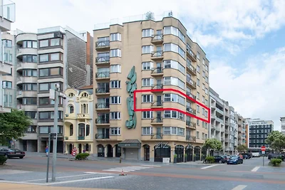 Schöne Wohnung mit seitlichem Meerblick