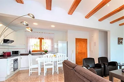 Belvilla di OYO El Chalet de Lucםa