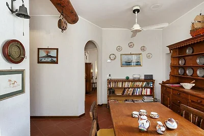 Seaview Apartment near the Castle