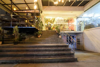 Super Townhouse Madhapur 100 piedi di strada