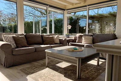 Bungalow in Sint Maartenszee am Strand