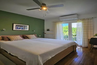 Beach House Nono - Four Bedroom Villa with Sw...