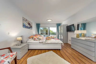 Villa Shaula -  Five Bedroom Holiday Home wit...
