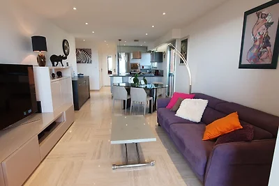 Apartment mit Meerblick mit Gemeinschaftspool