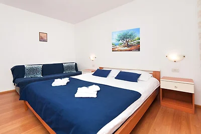 Splendid Beachfront Medveja Apartments - 1...