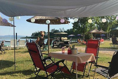 Glampingzelt mit Blick auf den Trasimeno See