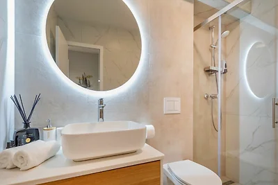 Apartment Floramye - Three Bedroom Apartment ...
