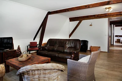 Teil eines Bauernhauses mit privater Terrasse