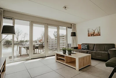 Hausboot im Waterpark mit eigenem Steg