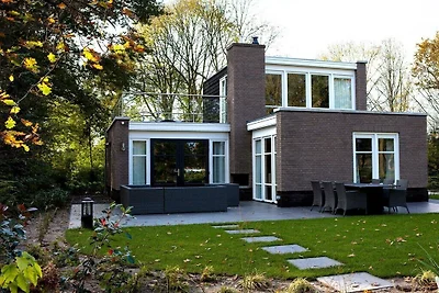 Villa in Hulshorst mit Terrasse