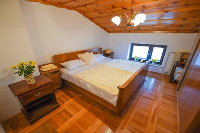 Cozy Luxe Holiday Home with Natural Thermal B...