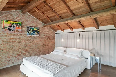 Herrenhaus in Stagno Lombardo mit Garten