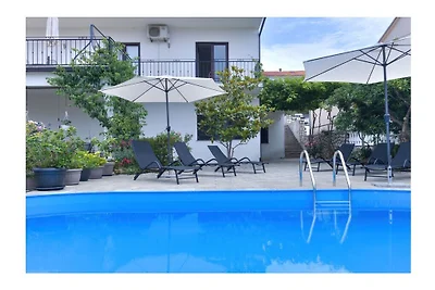 Villa in Savičenta mit Schwimmbecken