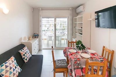 Apartment in Roses mit Blick auf den Kanal