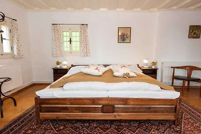 Vakantiehuis in Anger met zwembad