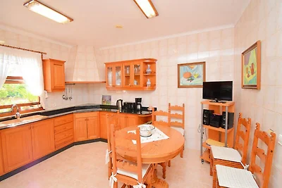 Villa in Campanet met zwembad en barbecue