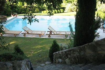 Landhuis met zwembad in Vaison-la-Romaine