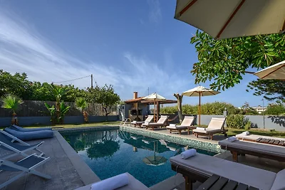 Villa in Platanes mit Pool am Strand