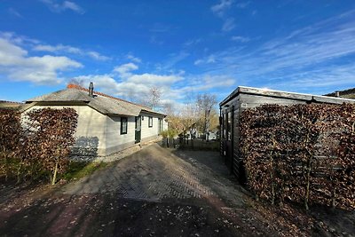 Vakantiehuis in Sint Nicolaasga met tuin