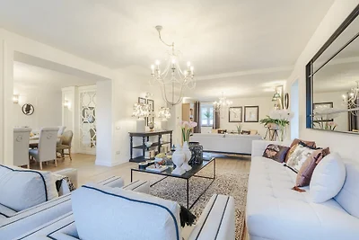 Luxe villa met 7 slaapkamers en zwembad