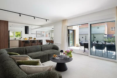 Villa Prima Lux - Four Bedroom Villa with...
