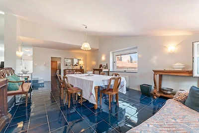 Aangenaam appartement in Pittari bij een bos