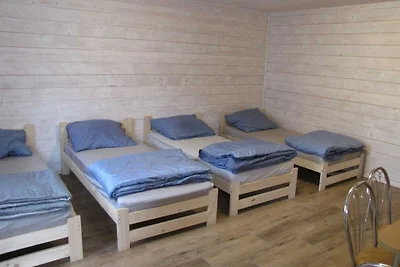 Ferienhaus aus Holz in der Nähe des Sees