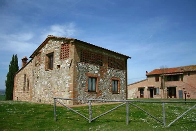 Rustikales Bauernhaus mit Terrasse